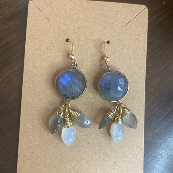 NWT Jewelry Box in Black With Choice of One Set of Vintage Earrings - Picture 7 of 14